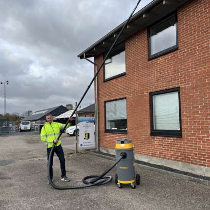 Tagrende støvsuger med kamera (12 meter) - udlejning